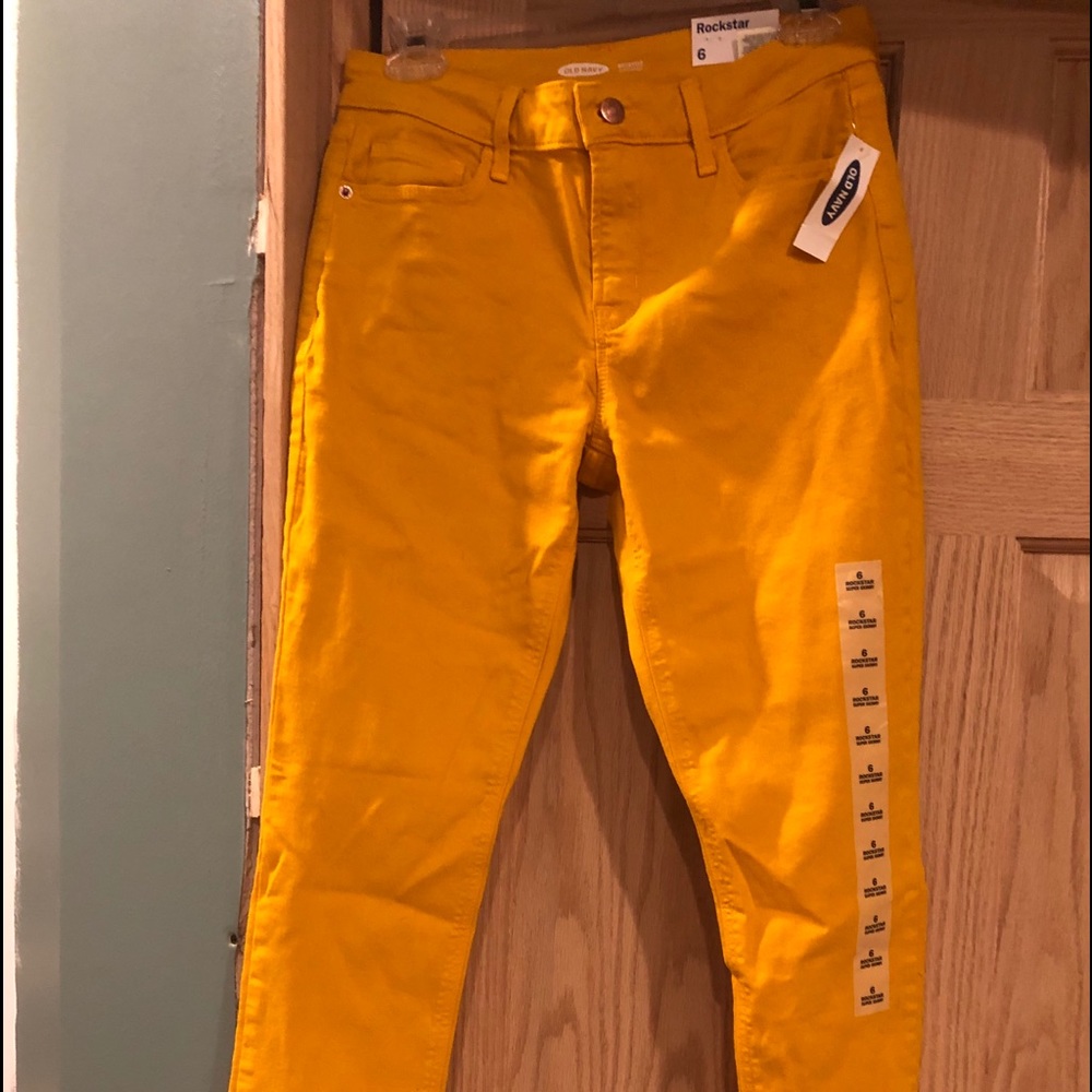 Old Navy Rockstar jeans 6 Goldenrod color NWT